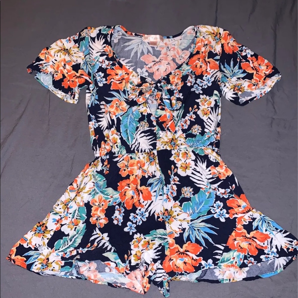 Like New. Boutique Floral Romper (S)